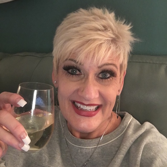 Meet your Posher, Catherine - Picture 1 of 1